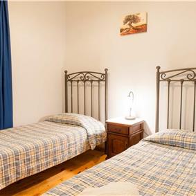 3 bedroom villa with pool in Kassiopi, Corfu, sleeps 6